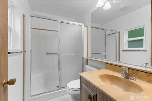 Primary bath with walk in shower.