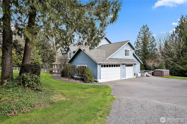 Attached 3 Car Garage