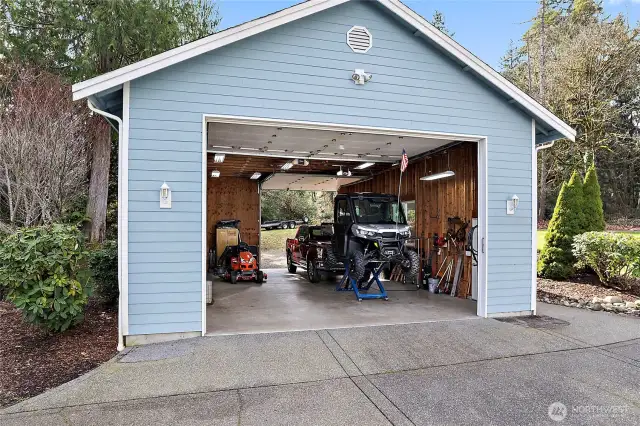 Oversized Passthrough Shop with RV Parking