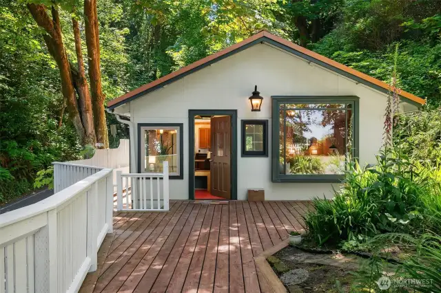 Welcome to this darling cabin by the ferry!