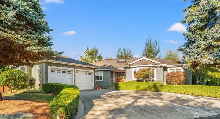 Absolutely stunning, turn-key rambler on a corner lot in sought-after Highland Grove of Duvall