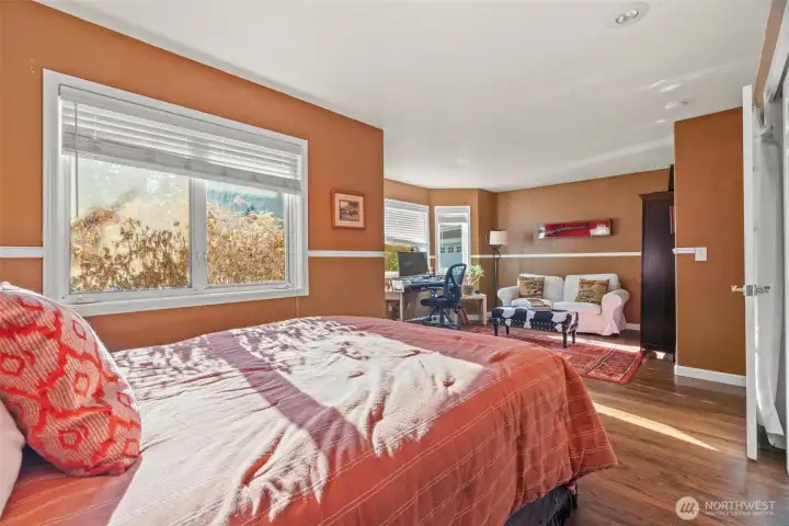 Huge 3rd bedroom, can be converted to 4th bedroom.