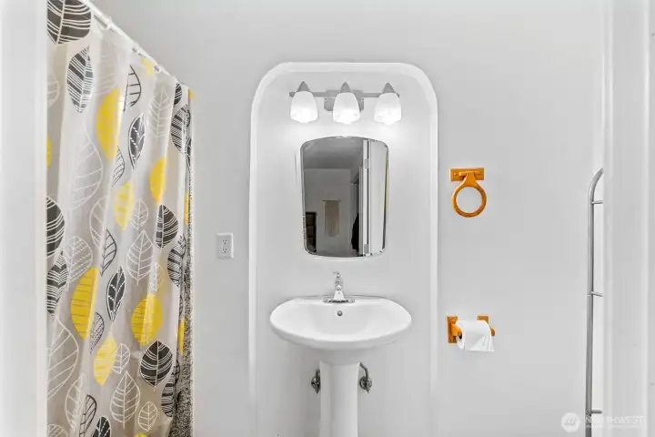 Primary Bedroom Bathroom