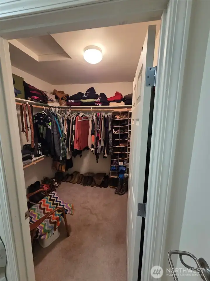 Walk-in Closet
