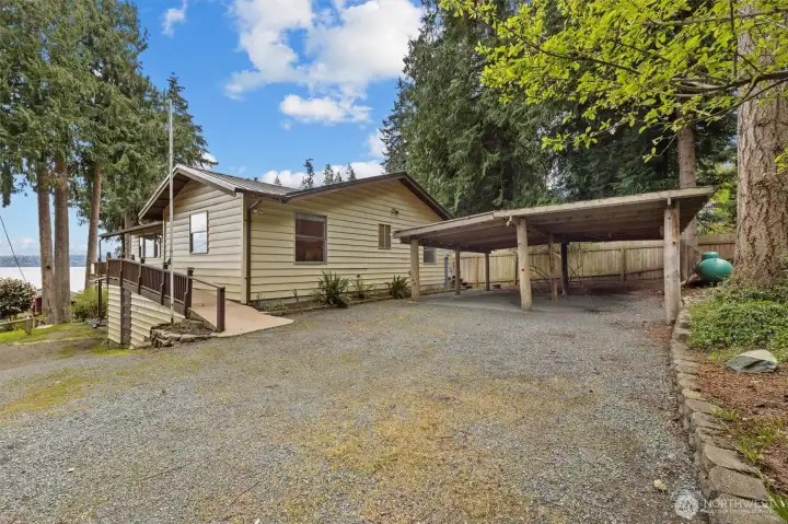 Driveway with ample parking