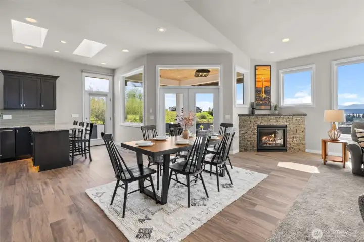 Great Room Concept, Perfect for Entertaining or Just a Quite Evening at Home....