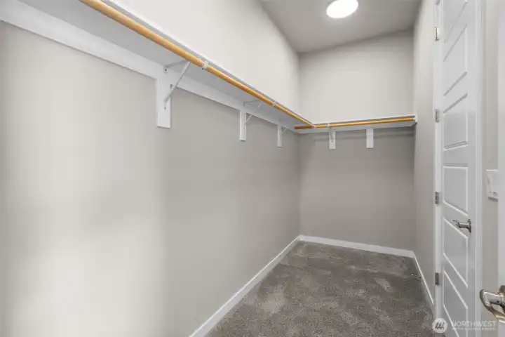 Walk-in Closet