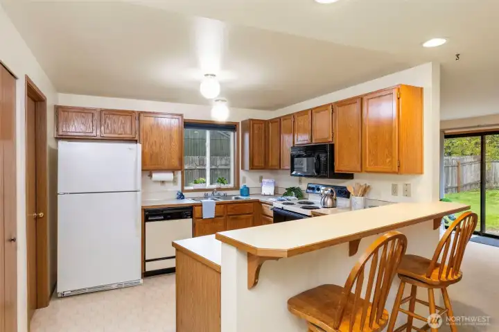 Kitchen with bar space