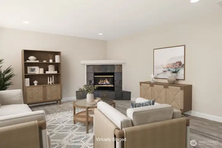 Family Room w Gas Fireplace