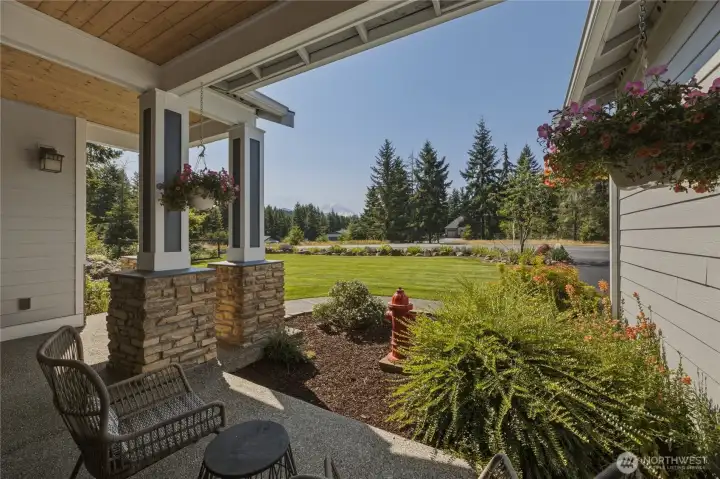Enjoy your morning beverage while soaking up serene views of Mount Rainier.