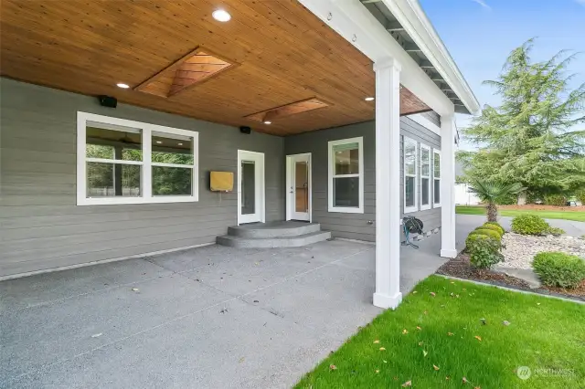 Covered patio with Skylights