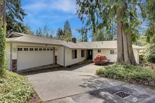 Major additions in 2014 w/oversized 2-car garage with new roof.