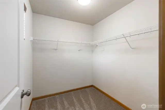 secondary bedroom walk-in closet