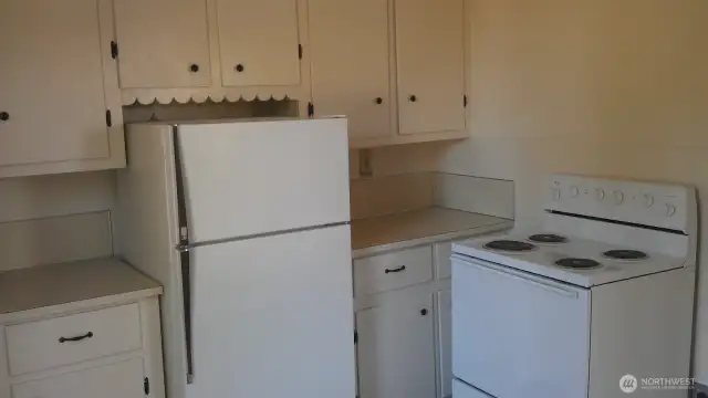 1BR Kitchen