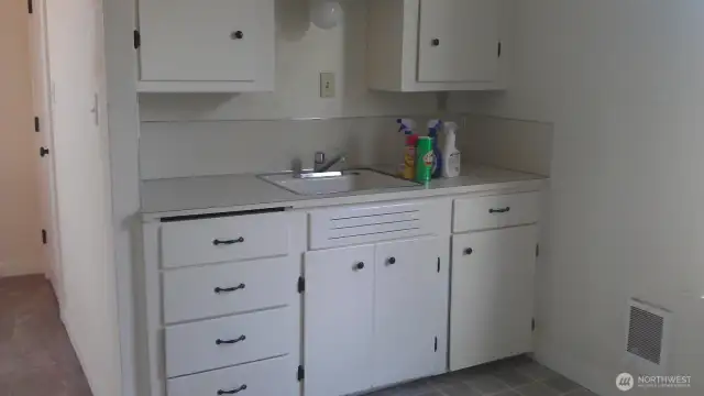 1BR Kitchen