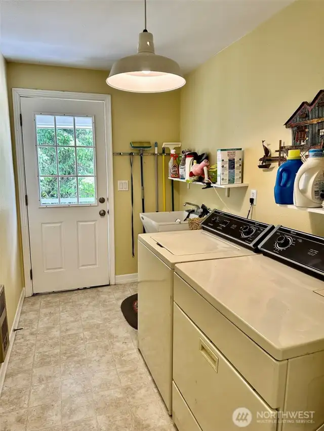 Laundry room on ground floor