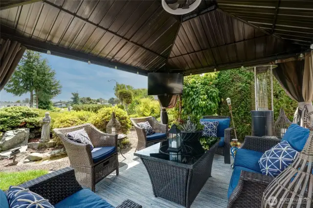Enjoy your favorite game or show waterside.