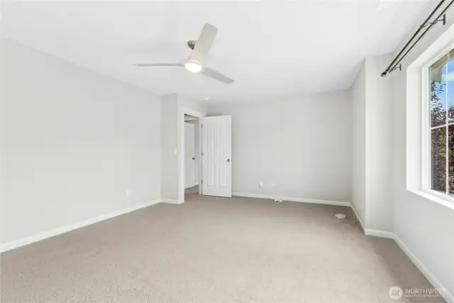 Huge multi-purpose room.  Home office or business?