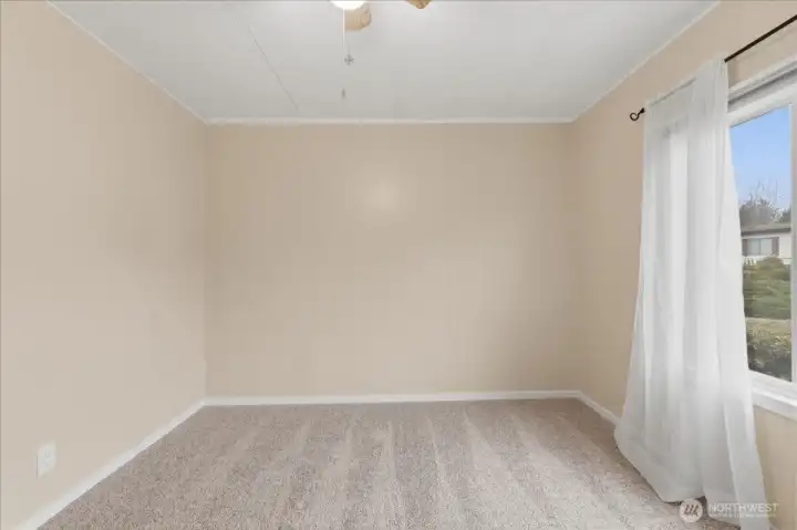 3rd bedroom with new carpet