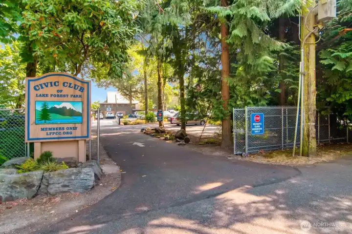 Deeded Lake WA beach rights are available at the Lake Forest Park Civic Club.