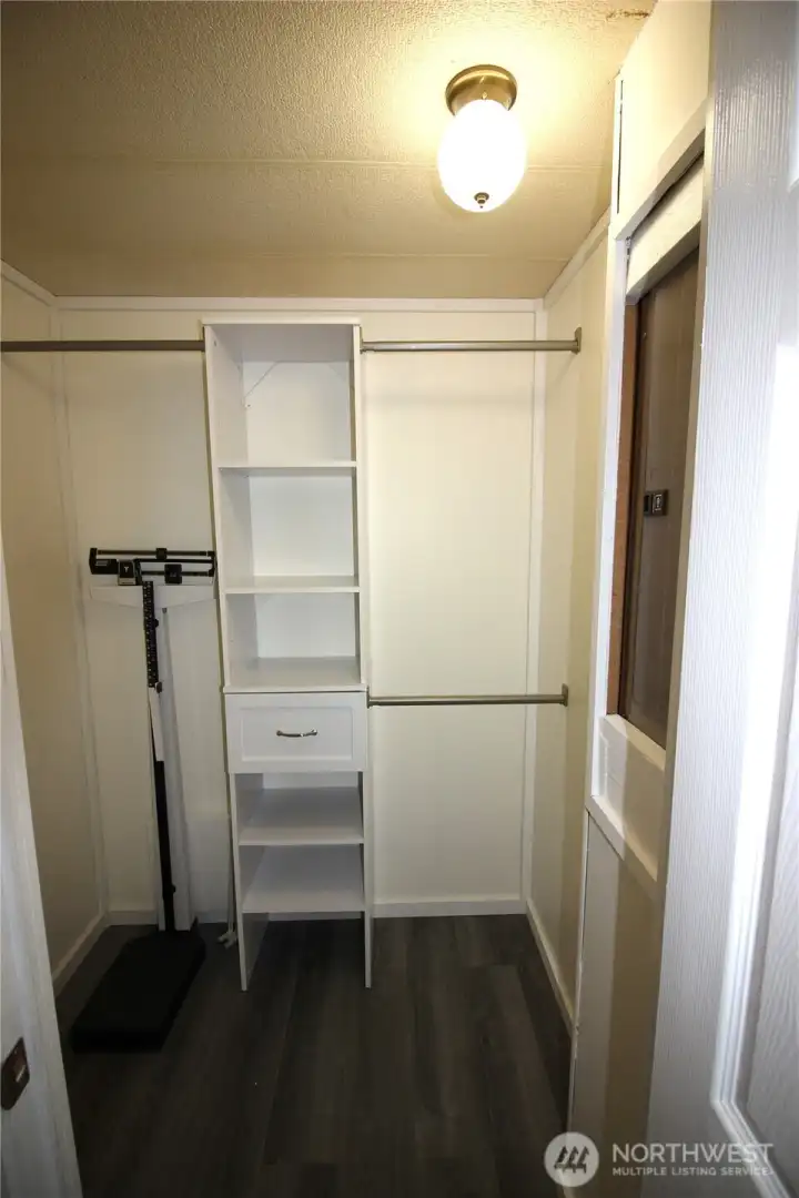 Walk in closet bedroom 2
