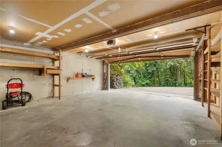 2nd driveway leads to this 2 car garage. 2nd driveway leads to this 2 car garage.