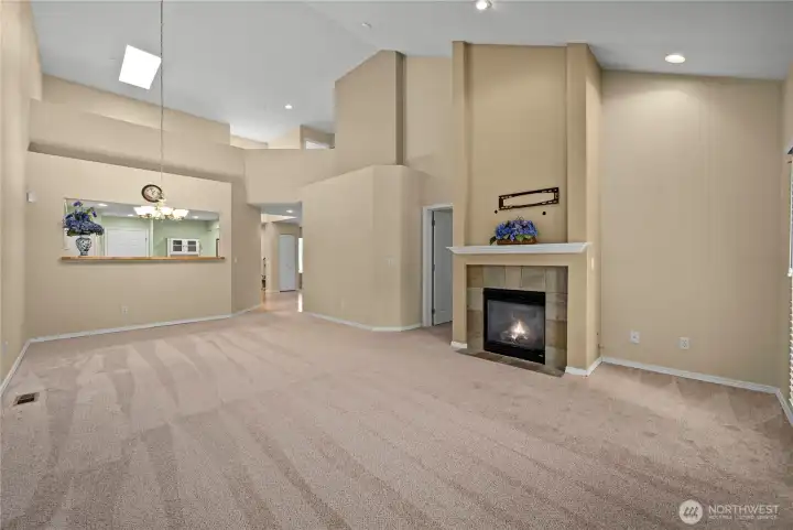 dining/living area unstaged dining/living area unstaged