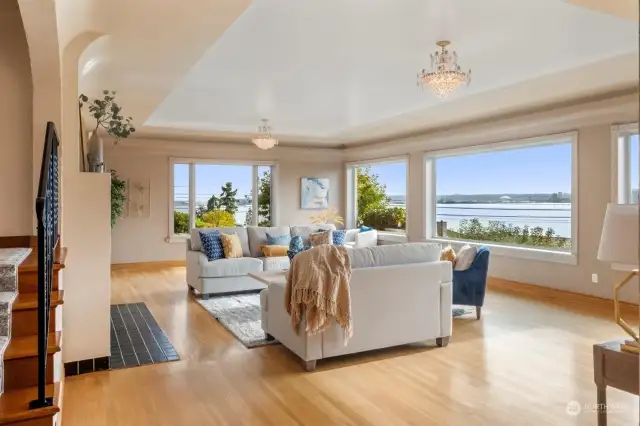 Living room with views of Rainier, Tacoma Dome, Commencement Bay and Downtown Tacoma