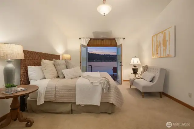Primary Suite- Vaulted Ceilings