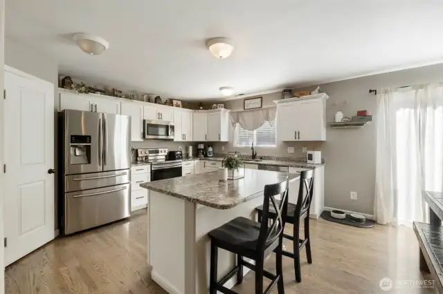 What's for dinner? The perfect space to create meals and great conversation!