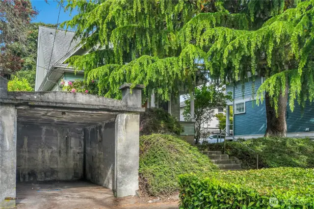 Off street garage parking is a super bonus in this neighborhood.