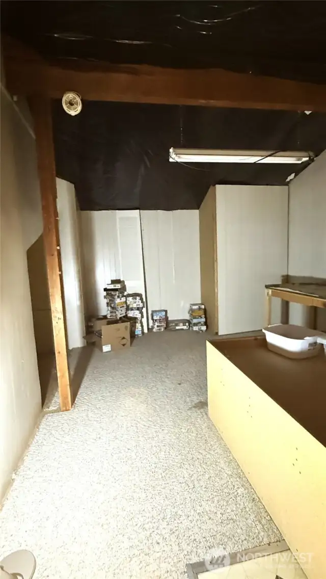 220 sq ft of attic space for extra storage with 3 closets and electric