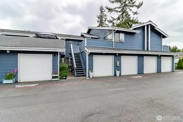 Garage space for storage or park inside