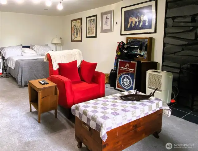 Tons of space for relaxing or creating, or use as a 2nd primary.