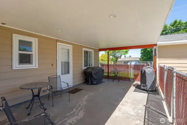 Covered patio!
