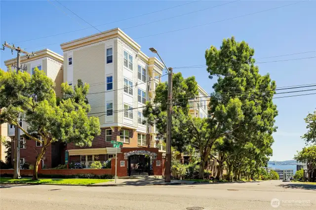 Welcome to IV West Condos! This complex offers secure entry, lush landscaping, & modern design that extends to Unit 405.