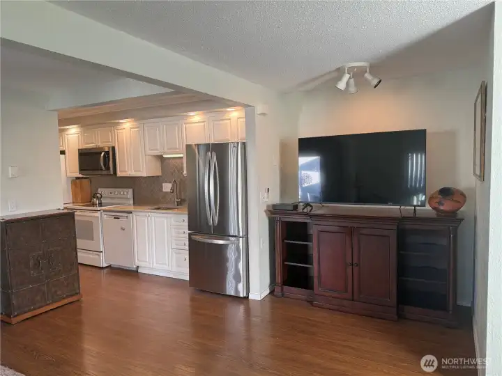 Lovely hardwood laminate floors.
