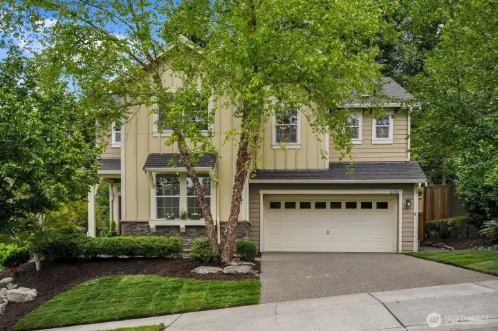 Such a beautiful 4 bedroom, 2.5 bath home with mature trees and perfectly situated on a greenbelt lot at the end of Douglas Avenue (very quiet).