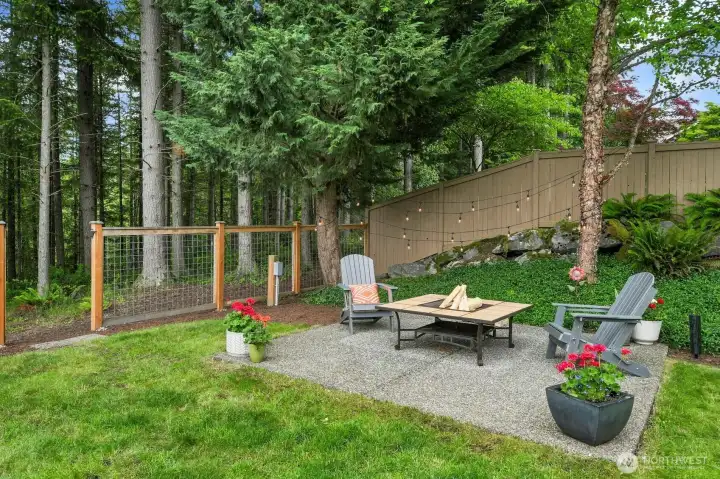 Notice the gate leading into the protected greenbelt. You'll feel like you are on vacation everyday!