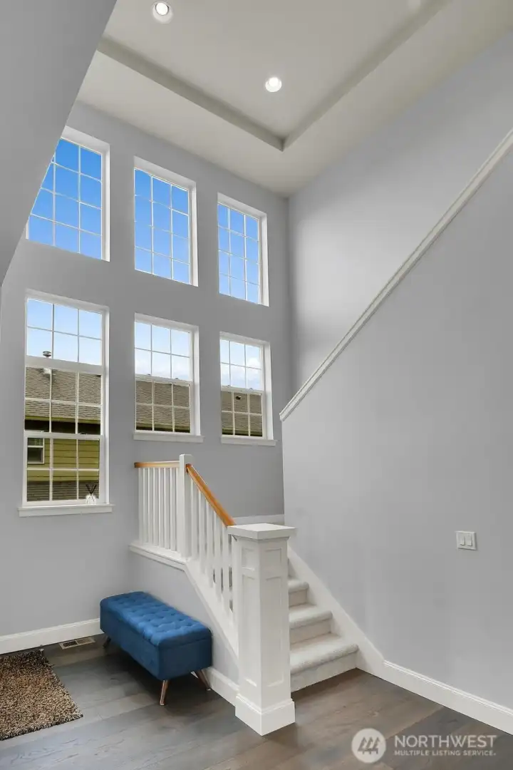 A dramatic entry with soaring ceiling!