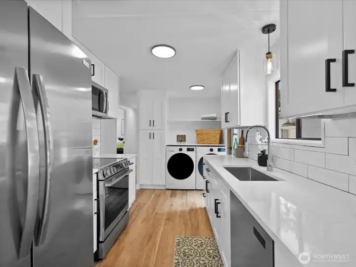 All brand new, top of the line appliances