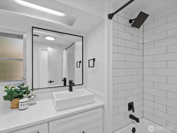 Custom tile surrouns