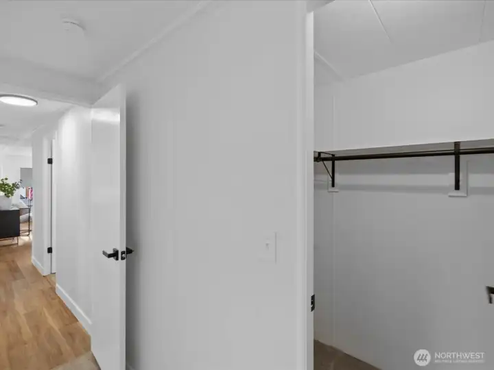 Walk in closet in 2nd bedrom
