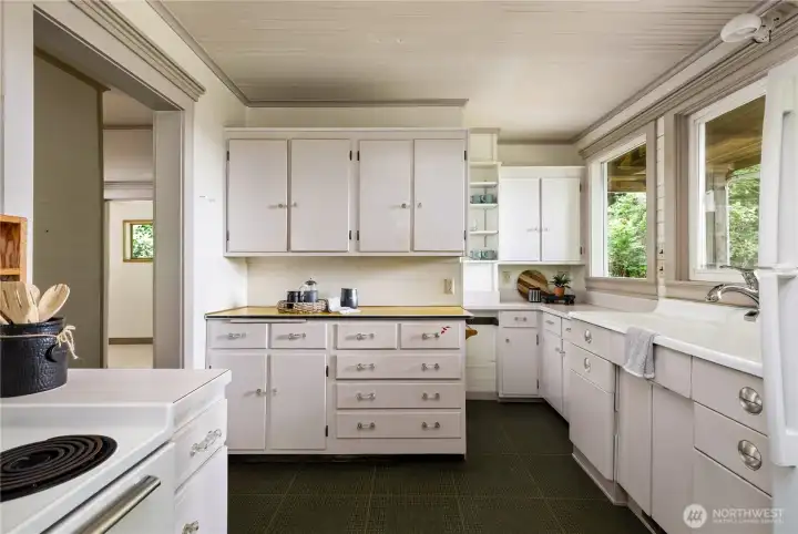 Ample counter space and cabinet storage. Ample counter space and cabinet storage.