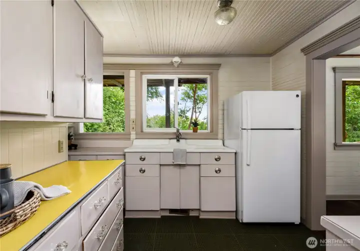 Enjoy doing dishes with a view. Enjoy doing dishes with a view.