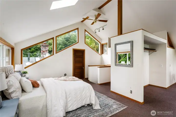 Primary suite features closet and full bath. Primary suite features closet and full bath.