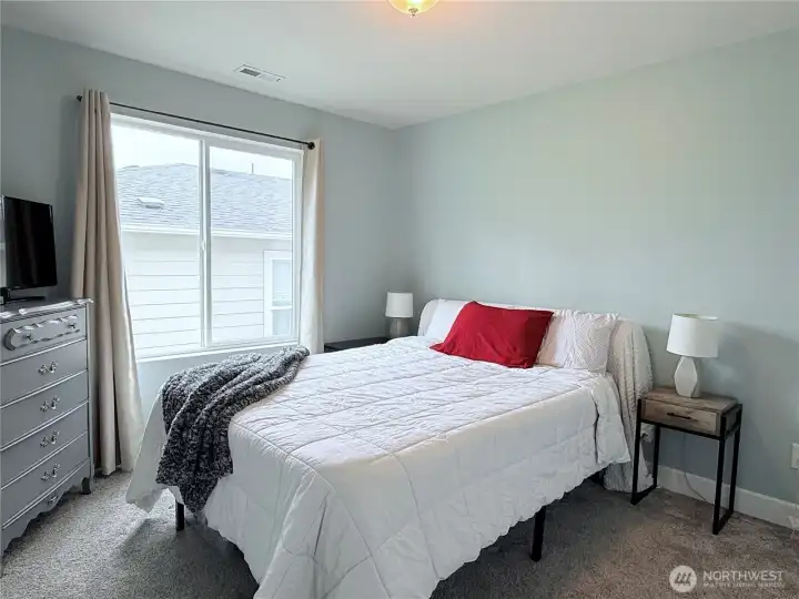Guest bedroom