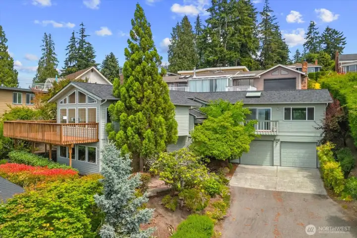 First time on the market since 1985. This well kept home on a quiet street is ready for new owners.