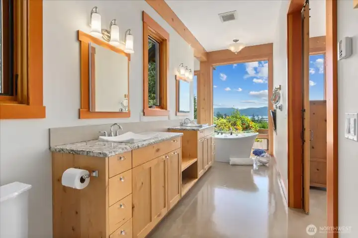 The Huge Primary Bath with a View! The Huge Primary Bath with a View!