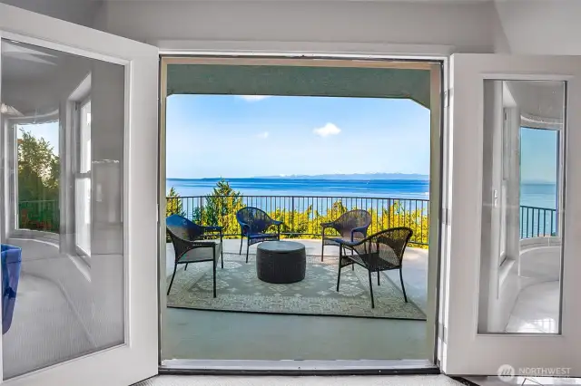 French doors to upper deck